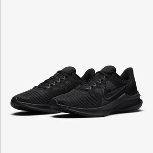 Brand New Size 8 Wide NIKE WOMEN’S Downshifter Black Running Shoes